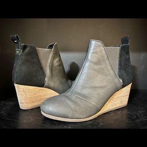 TOMS Kelsey wedge bootie